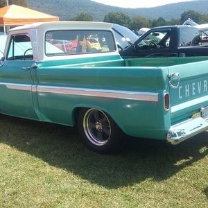 Meet your Posher, Debbie